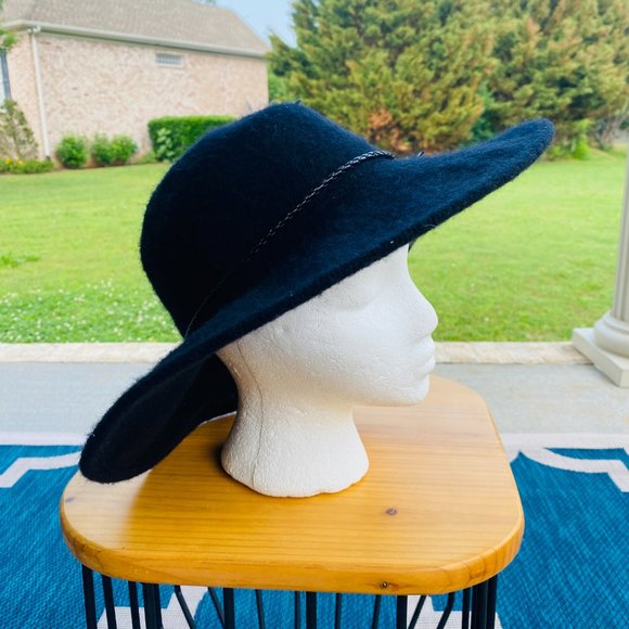 Four Buttons by San Diego Hat Co Black Floppy Wide Brim Wool Sun Hat Foldable - Picture 4 of 12